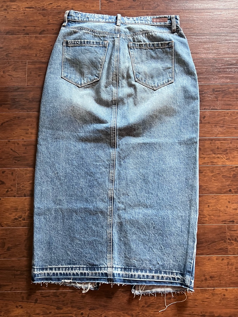 [BLANK𝑵𝒀𝑪] Double Duty High-Rise Midi Denim Skirt | size 29 / 8 Blank NYC 🩵 - Picture 8 of 10